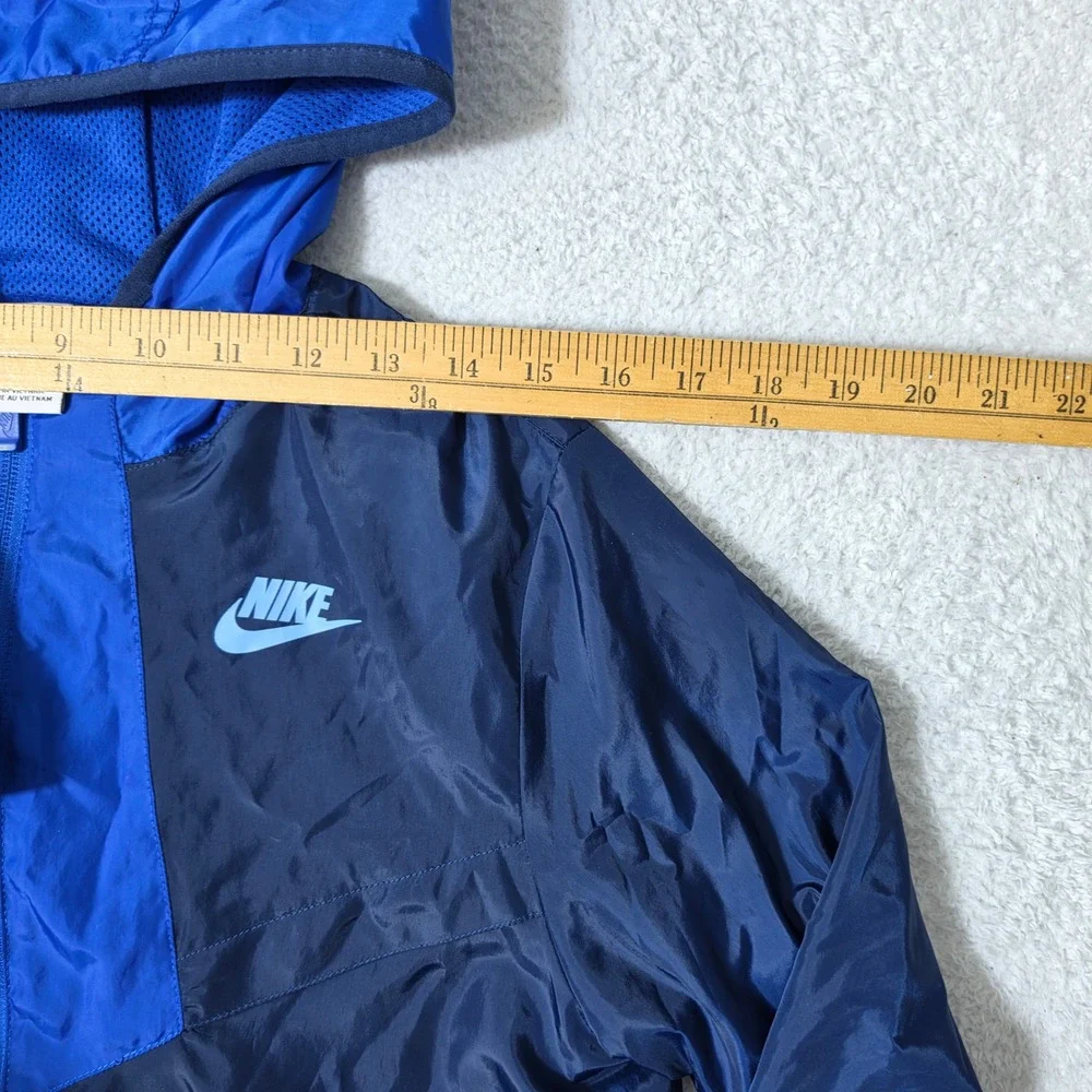 Nike sportswear windrunner